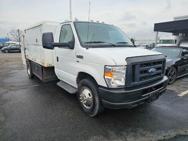 Ford Econoline Commercial Cutaway E-450 Super Duty 158" DRW 2012