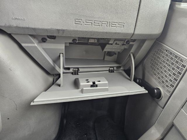 Ford Econoline Commercial Cutaway E-450 Super Duty 158" DRW 2012