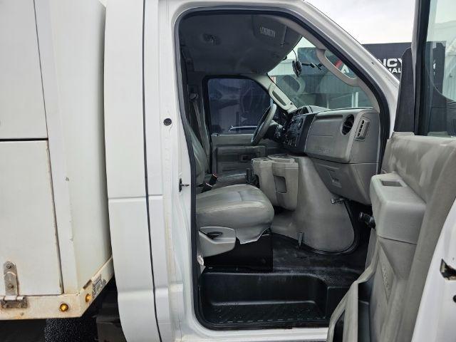 Ford Econoline Commercial Cutaway E-450 Super Duty 158" DRW 2012