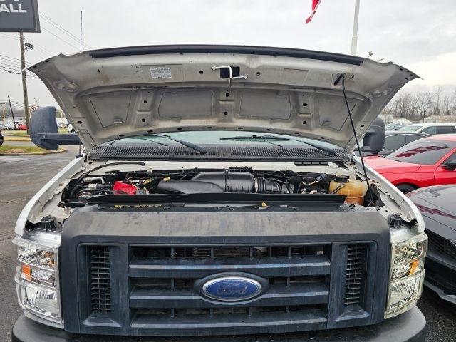 Ford Econoline Commercial Cutaway E-450 Super Duty 158" DRW 2012