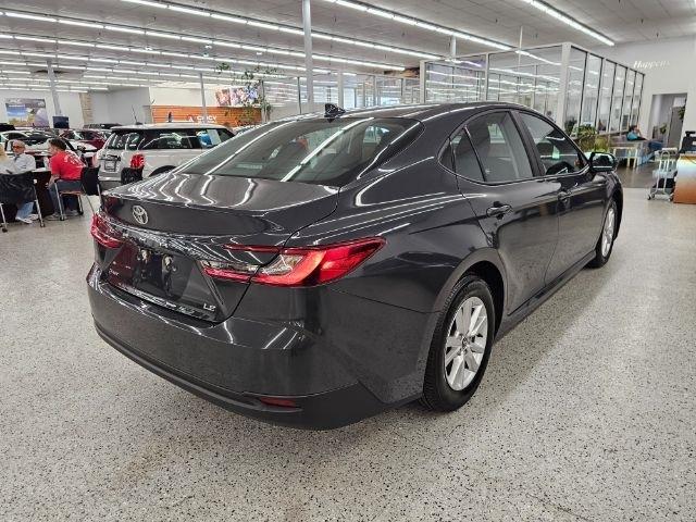 Toyota Camry XLE (Natl) 2025
