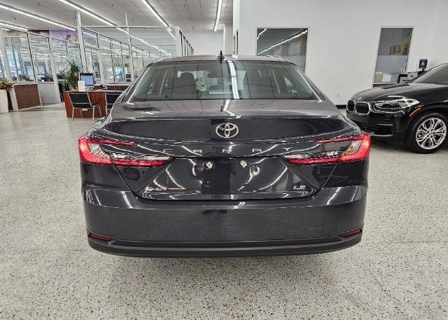 Toyota Camry XLE (Natl) 2025