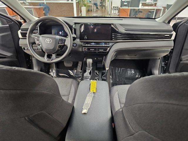 Toyota Camry XLE (Natl) 2025