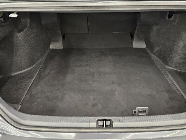 Toyota Camry XLE (Natl) 2025