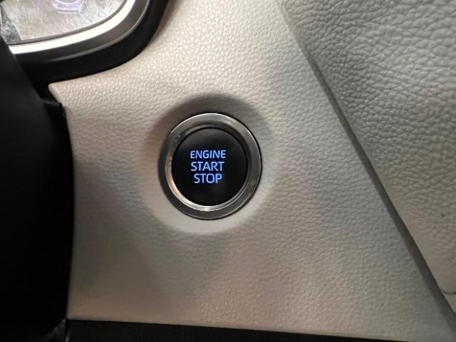 Toyota Corolla Hatchback XSE Manual (Natl) 2020