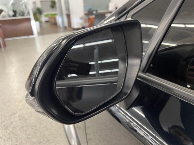 Toyota Corolla Hatchback XSE Manual (Natl) 2020