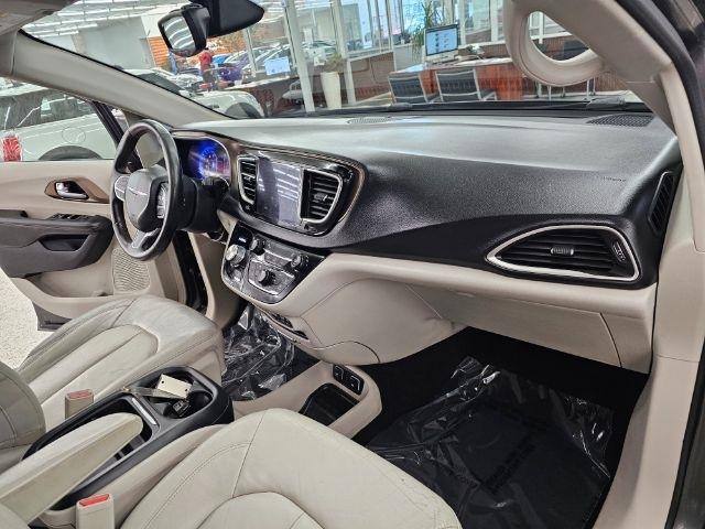 Chrysler Pacifica Touring-L FWD 2017