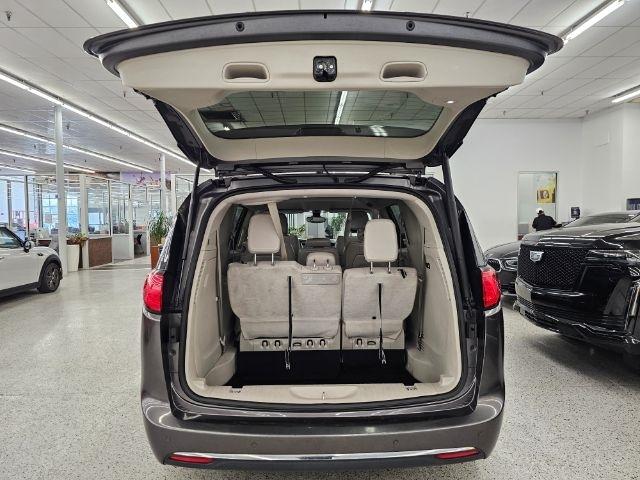 Chrysler Pacifica Touring-L FWD 2017