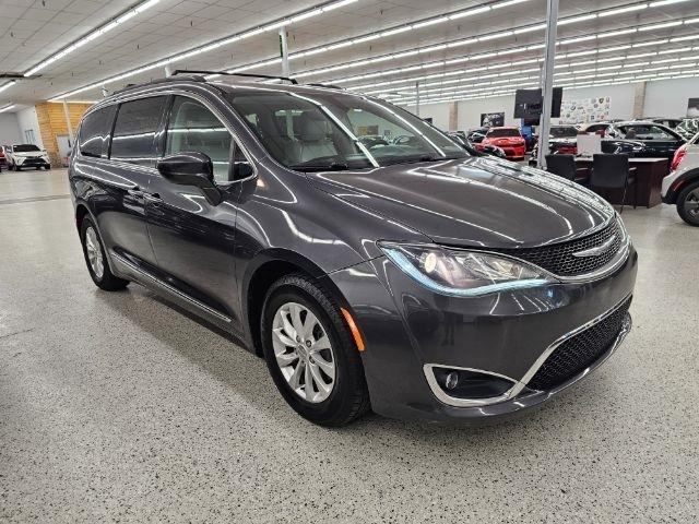 Chrysler Pacifica Touring-L FWD 2017