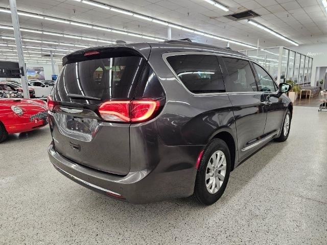 Chrysler Pacifica Touring-L FWD 2017