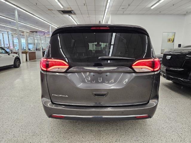 Chrysler Pacifica Touring-L FWD 2017