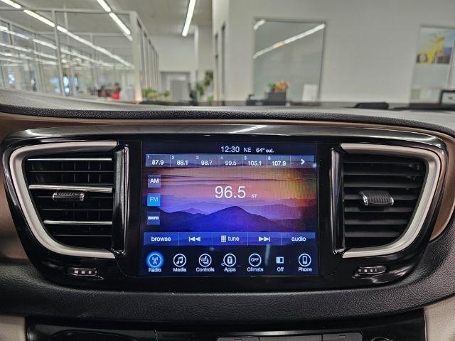 Chrysler Pacifica Touring-L FWD 2017