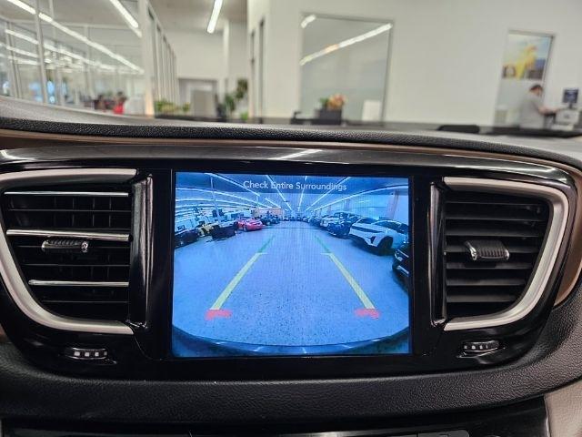 Chrysler Pacifica Touring-L FWD 2017