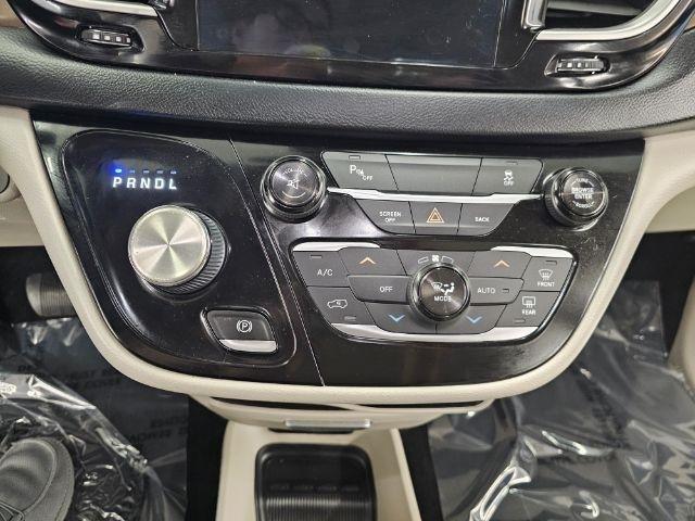 Chrysler Pacifica Touring-L FWD 2017