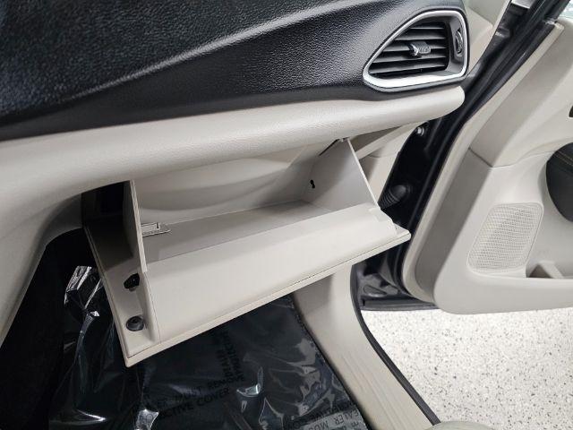 Chrysler Pacifica Touring-L FWD 2017