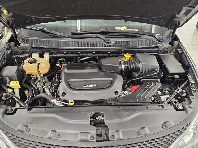 Chrysler Pacifica Touring-L FWD 2017