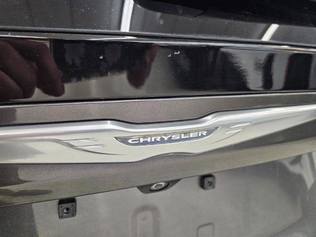 Chrysler Pacifica Touring-L FWD 2017