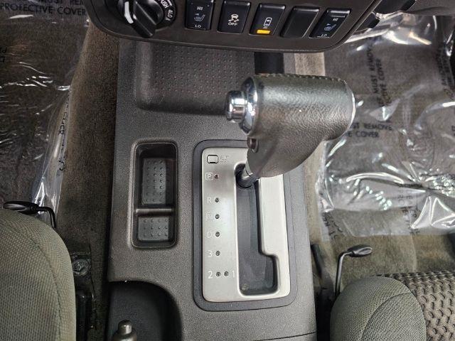 Nissan Frontier 4WD King Cab Auto SV 2016