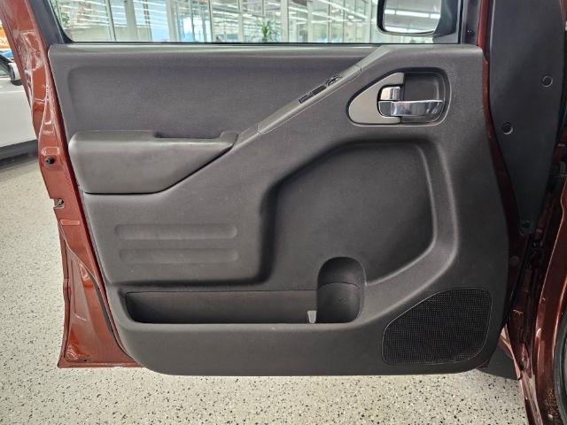 Nissan Frontier 4WD King Cab Auto SV 2016