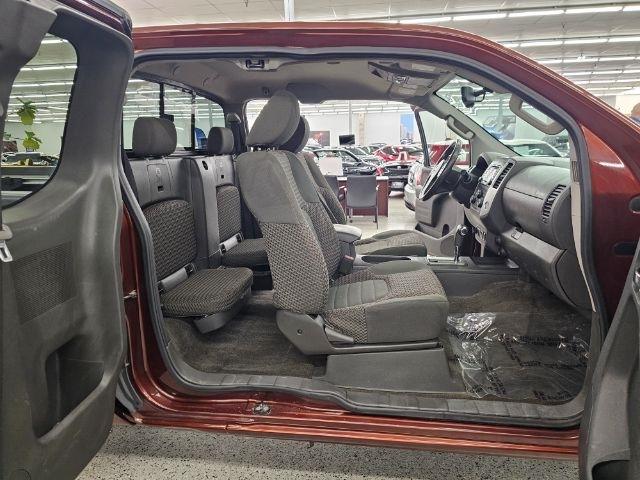 Nissan Frontier 4WD King Cab Auto SV 2016