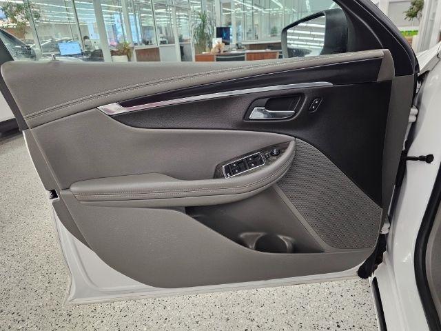 Chevrolet Impala 4dr Sdn LT w/1LT 2015