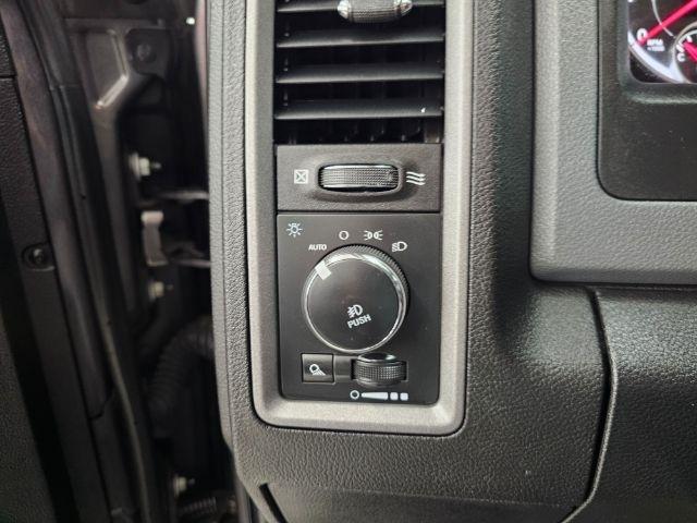 RAM 1500 Express 4x4 Quad Cab 6'4" Box 2018