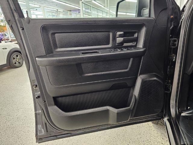 RAM 1500 Express 4x4 Quad Cab 6'4" Box 2018