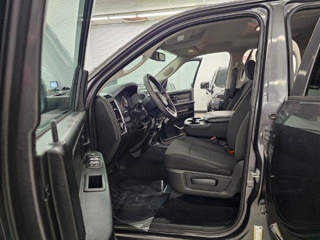 RAM 1500 Express 4x4 Quad Cab 6'4" Box 2018