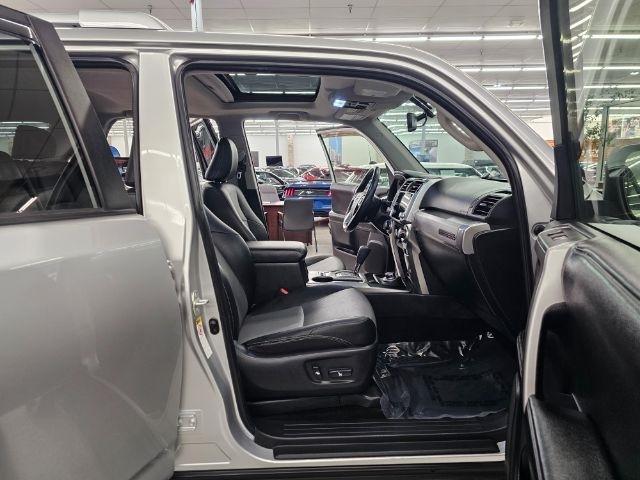 Toyota 4Runner 4WD 4dr V6 Trail Premium (Natl) 2015