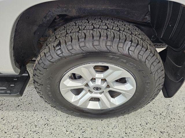 Toyota 4Runner 4WD 4dr V6 Trail Premium (Natl) 2015