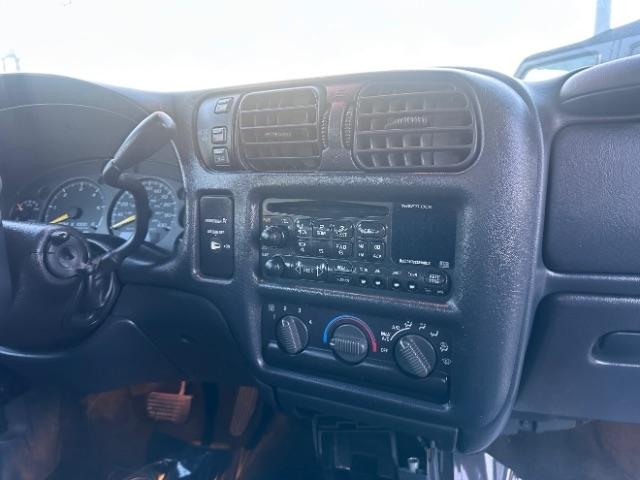 Chevrolet S-10 Ext Cab 123" WB 4WD LS 2000