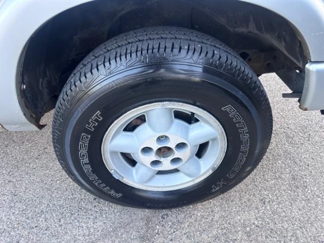 Chevrolet S-10 Ext Cab 123" WB 4WD LS 2000