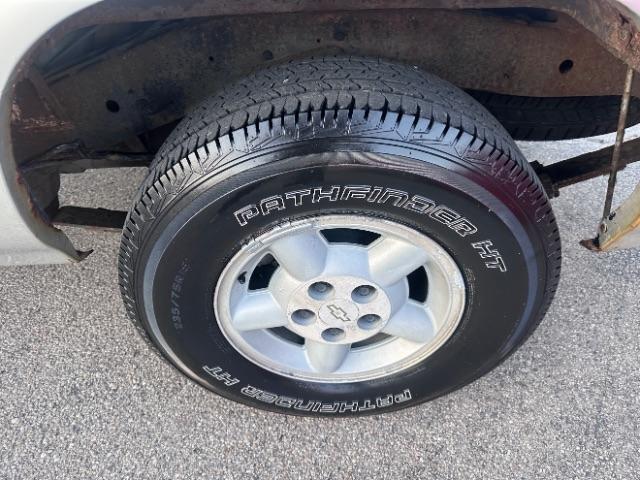 Chevrolet S-10 Ext Cab 123" WB 4WD LS 2000