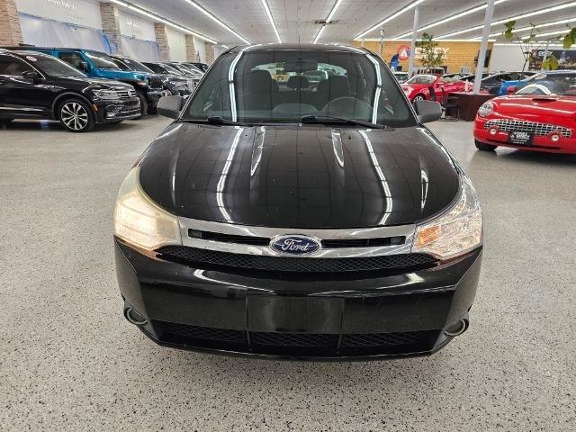 Ford Focus 4dr Sdn SE 2010