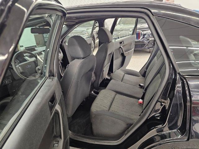 Ford Focus 4dr Sdn SE 2010