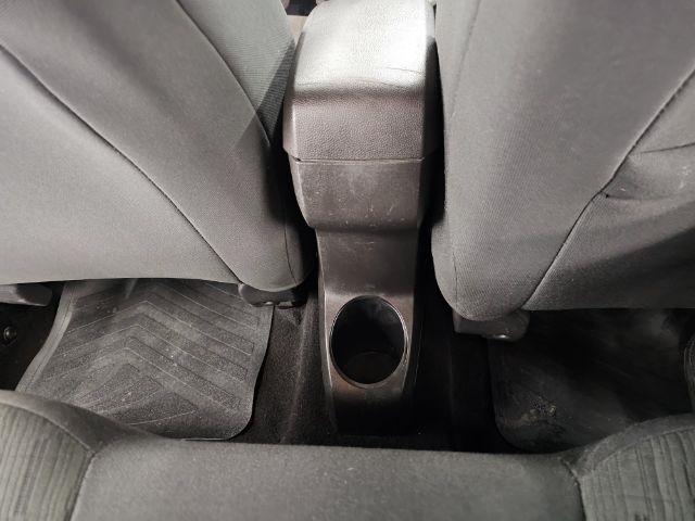 Ford Focus 4dr Sdn SE 2010