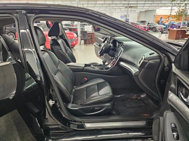 Nissan Maxima SV 3.5L 2017