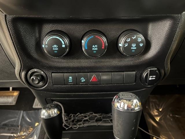 Jeep Wrangler Unlimited 4WD 4dr Sport 2015