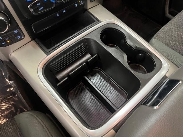 RAM 1500 4WD Crew Cab 140.5" Big Horn 2016