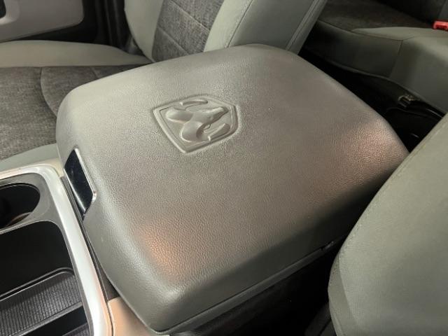 RAM 1500 4WD Crew Cab 140.5" Big Horn 2016