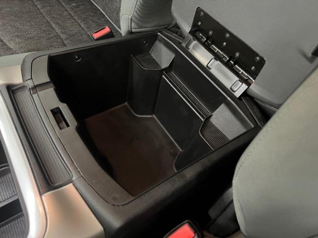 RAM 1500 4WD Crew Cab 140.5" Big Horn 2016