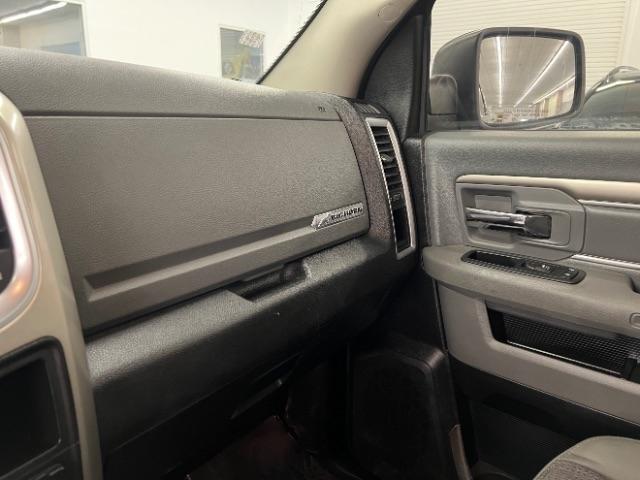 RAM 1500 4WD Crew Cab 140.5" Big Horn 2016