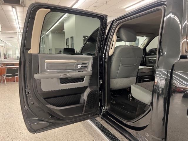 RAM 1500 4WD Crew Cab 140.5" Big Horn 2016