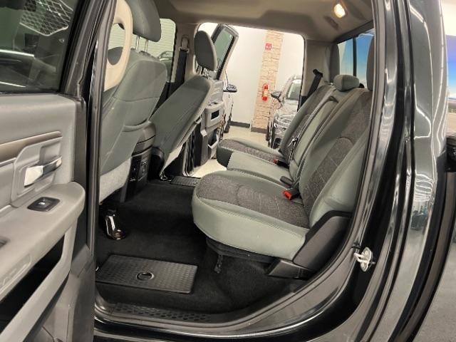 RAM 1500 4WD Crew Cab 140.5" Big Horn 2016