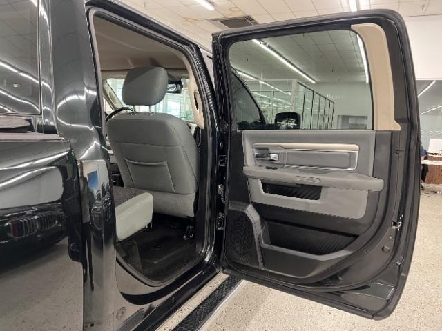 RAM 1500 4WD Crew Cab 140.5" Big Horn 2016