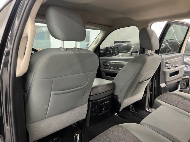 RAM 1500 4WD Crew Cab 140.5" Big Horn 2016