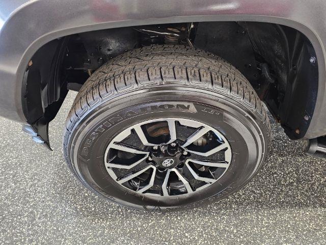 Toyota Tacoma 4WD TRD Off Road Double Cab 5' Bed V6 MT (Natl) 2023