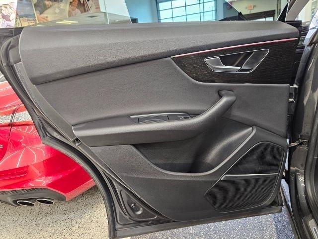 Audi Q8 Premium Plus 55 TFSI quattro 2021