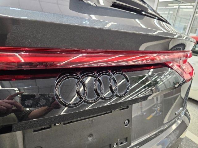 Audi Q8 Premium Plus 55 TFSI quattro 2021