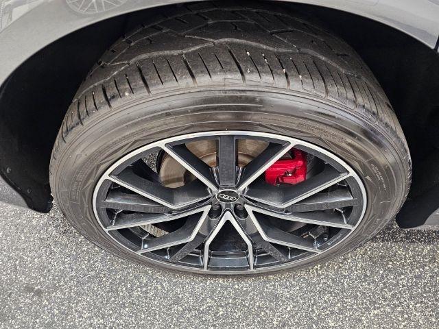 Audi Q8 Premium Plus 55 TFSI quattro 2021